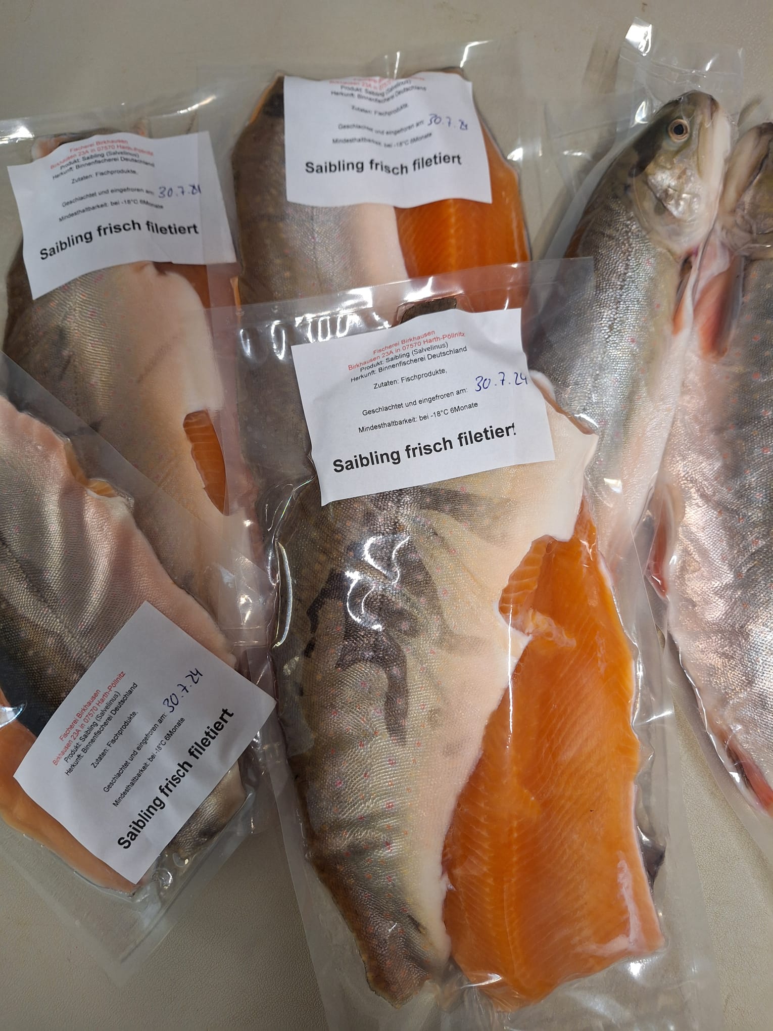 Filetierter Saibling aus dem Hofladen